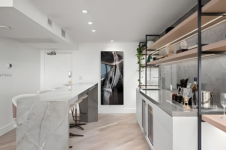 The Perfect Haven | 3BR/3BTH | City View Balcony