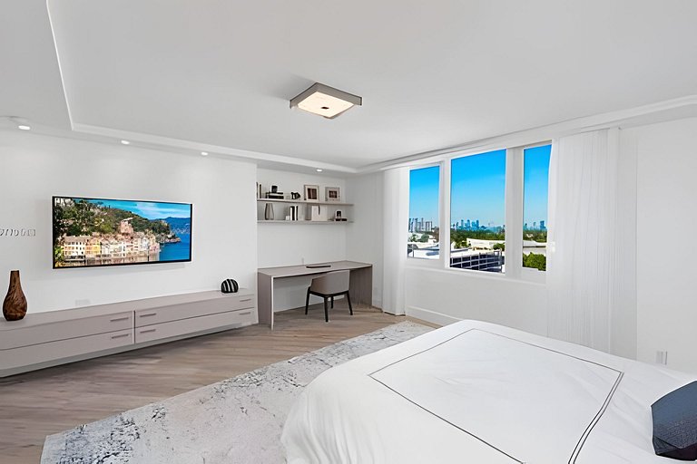The Perfect Haven | 3BR/3BTH | City View Balcony