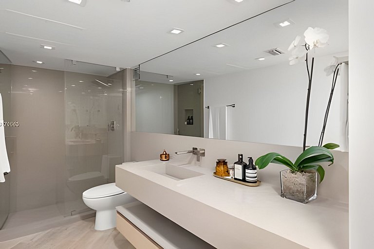 The Perfect Haven | 3BR/3BTH | City View Balcony