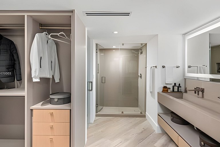 The Perfect Haven | 3BR/3BTH | City View Balcony