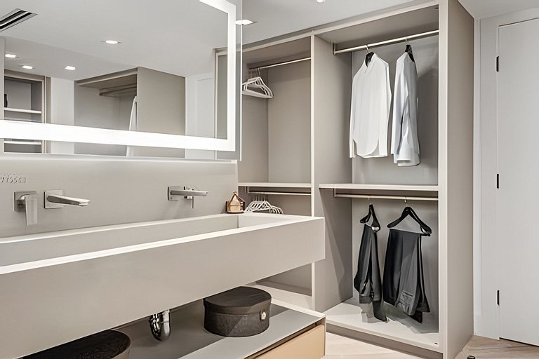 The Perfect Haven | 3BR/3BTH | City View Balcony