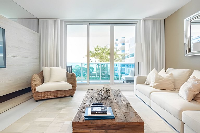 The Perfect Stay | 1BR | Oceanfront Balcony