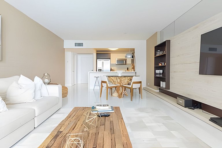 The Perfect Stay | 1BR | Oceanfront Balcony