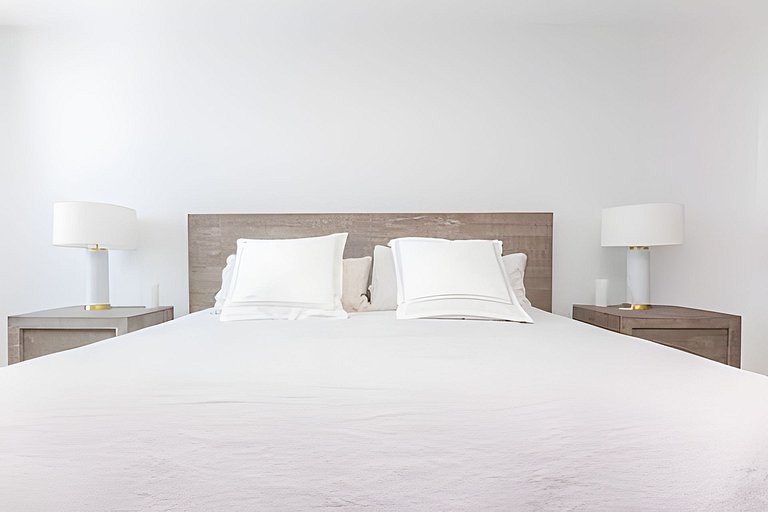 The Perfect Stay | 1BR | Oceanfront Balcony