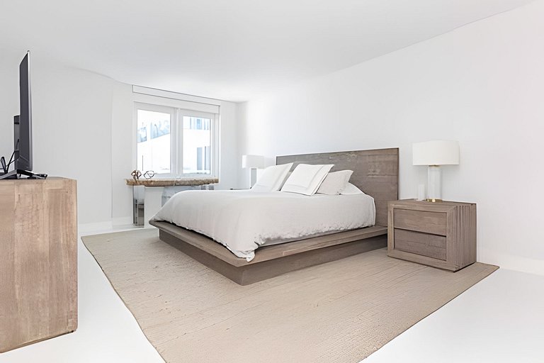 The Perfect Stay | 1BR | Oceanfront Balcony
