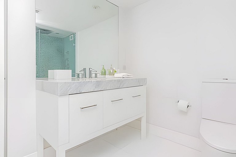 The Perfect Stay | 1BR | Oceanfront Balcony