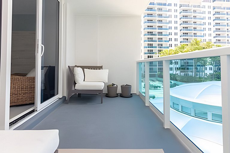 The Perfect Stay | 1BR | Oceanfront Balcony