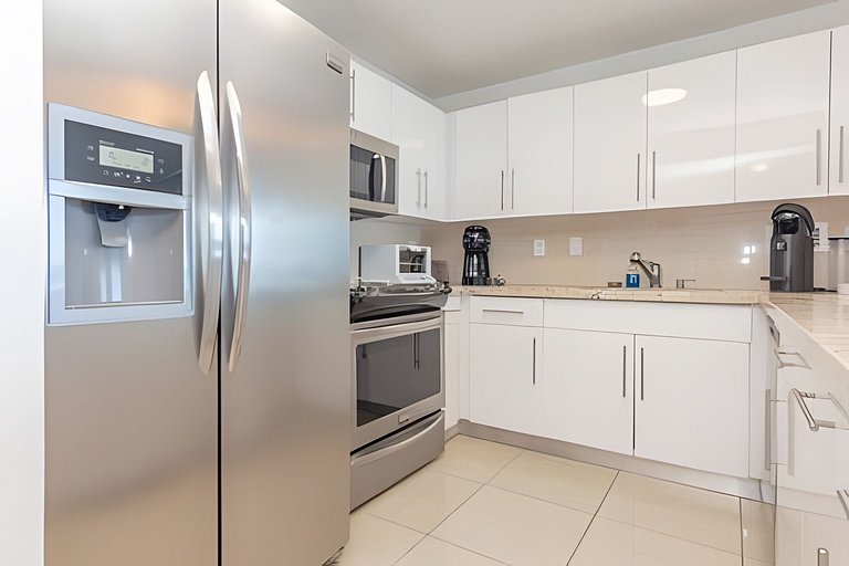 Beachfront Escape | 2BR | Balcony & Ocean View