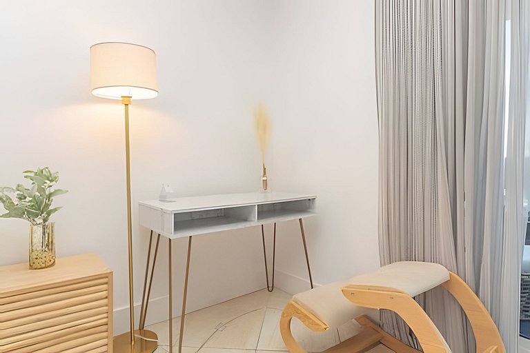 Stunning Studio with Balcony in South Beach