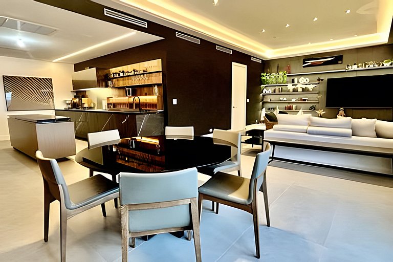 Luxury Oasis | 2BR|2BT & Balcony City View