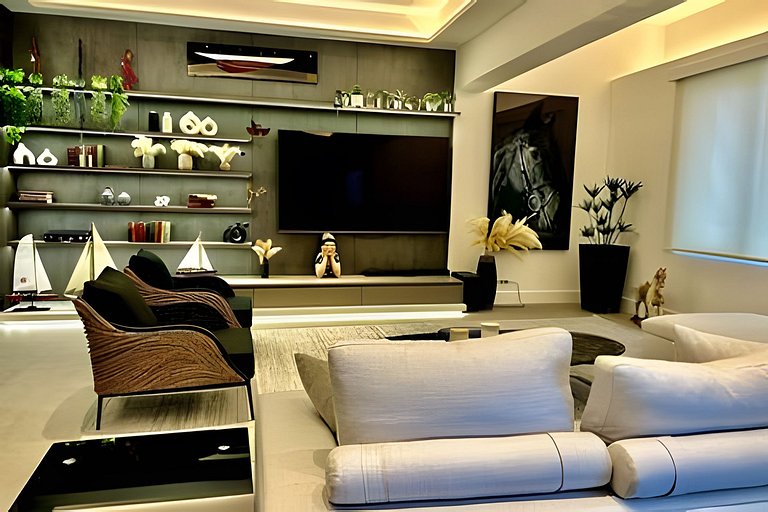Luxury Oasis | 2BR|2BT & Balcony City View