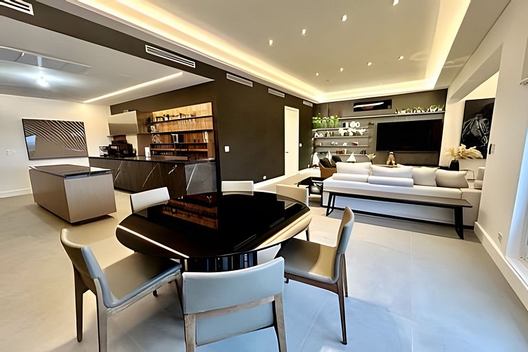 Luxury Oasis | 2BR|2BT & Balcony City View