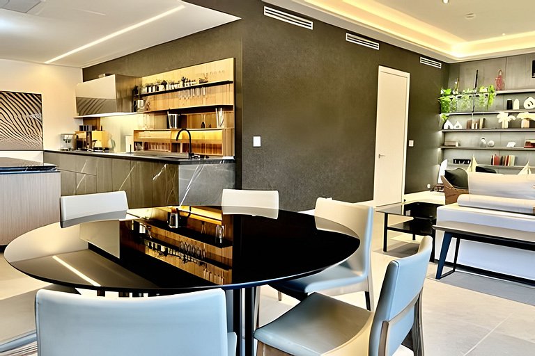 Luxury Oasis | 2BR|2BT & Balcony City View