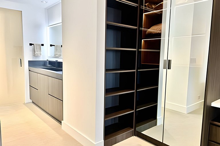 Luxury Oasis | 2BR|2BT & Balcony City View