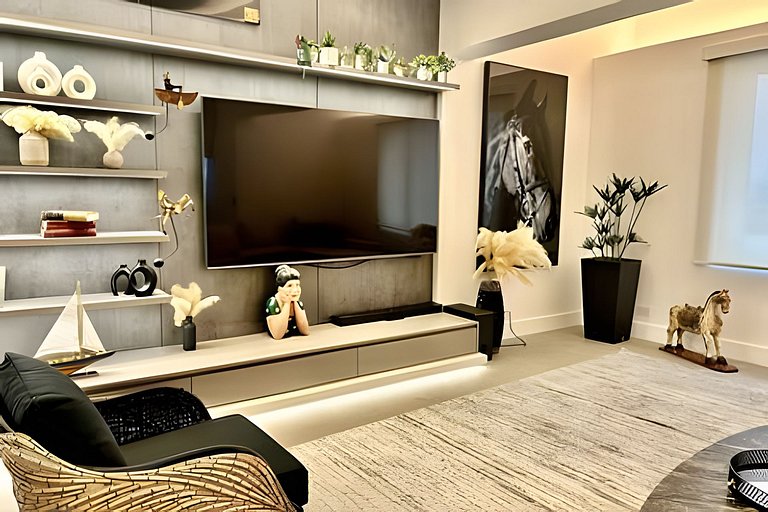 Luxury Oasis | 2BR|2BT & Balcony City View
