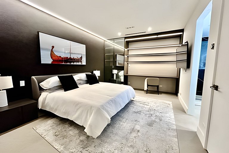 Luxury Oasis | 2BR|2BT & Balcony City View