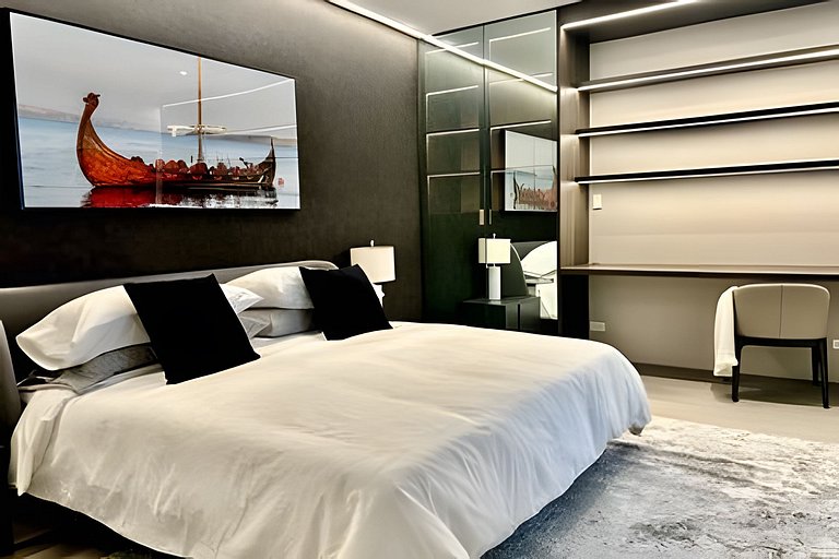 Luxury Oasis | 2BR|2BT & Balcony City View
