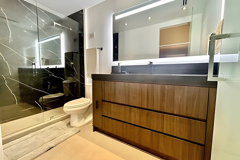 Luxury Oasis | 2BR|2BT & Balcony City View
