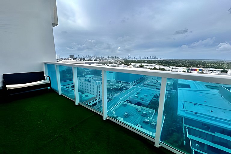 Luxury Oasis | 2BR|2BT & Balcony City View