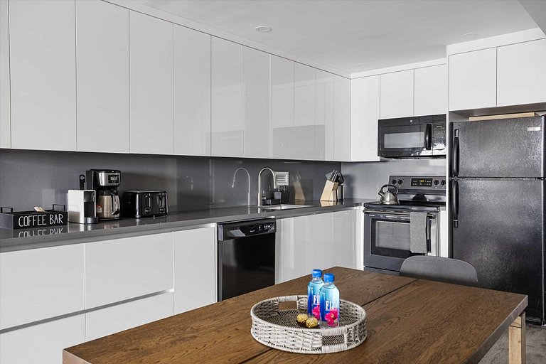 Luxury Studio Oasis in Prime South Beach Area