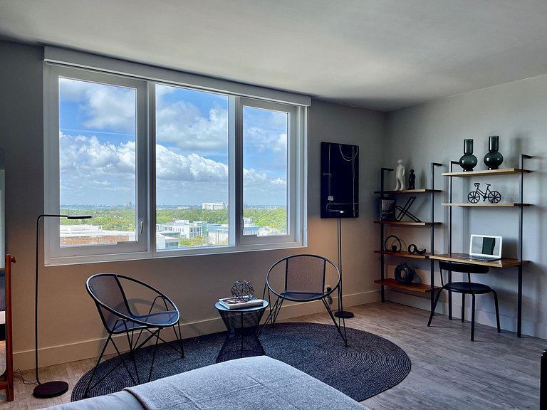 Luxury Studio Oasis in Prime South Beach Area