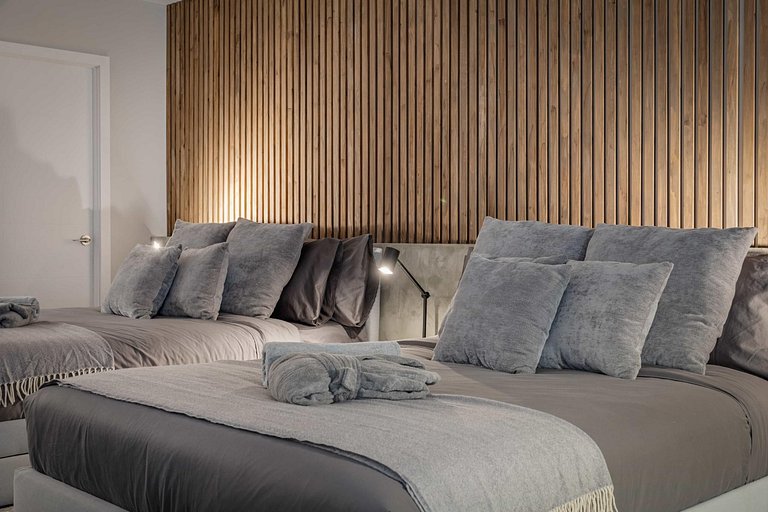 Luxury Studio Oasis in Prime South Beach Area
