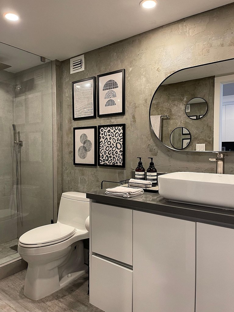 Luxury Studio Oasis in Prime South Beach Area