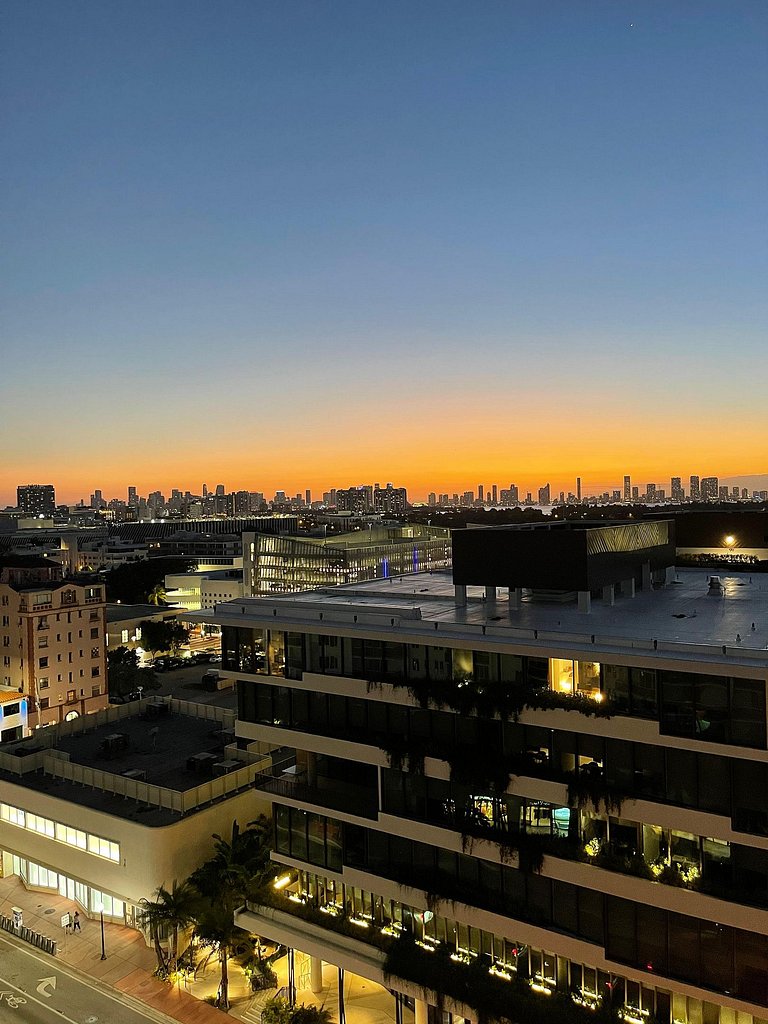 Luxury Studio Oasis in Prime South Beach Area