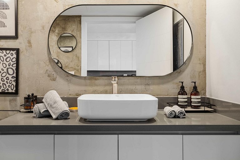 Luxury Studio Oasis in Prime South Beach Area