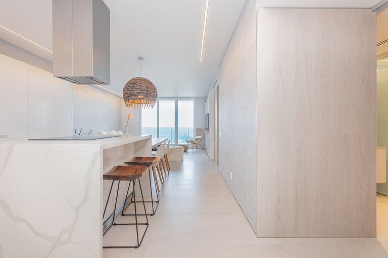 Sunrise by the Sea: 2|BR Ocean View with Balcony