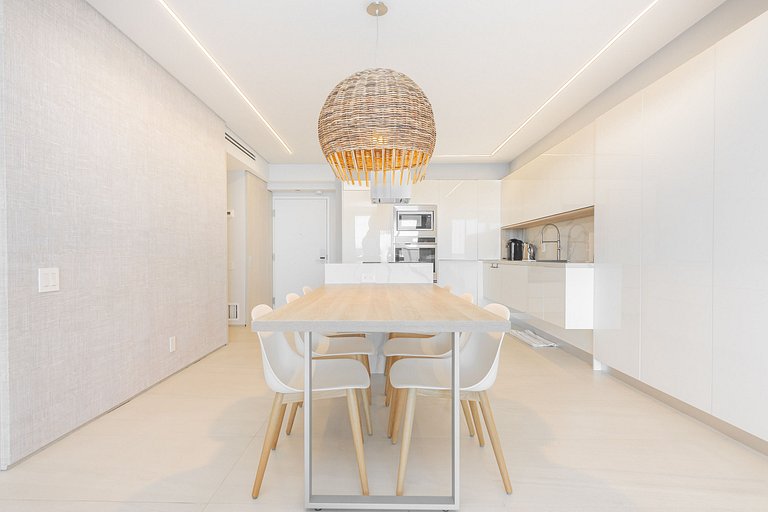 Sunrise by the Sea: 2|BR Ocean View with Balcony