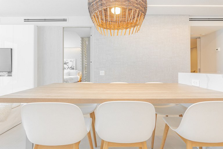Sunrise by the Sea: 2|BR Ocean View with Balcony