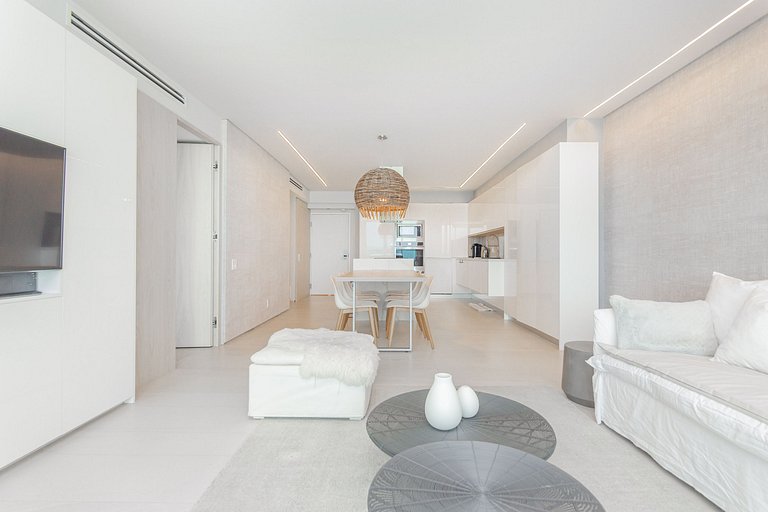 Sunrise by the Sea: 2|BR Ocean View with Balcony