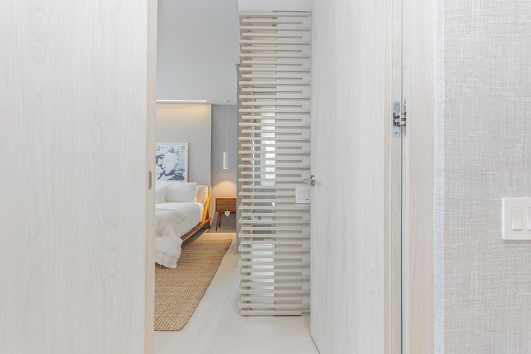 Sunrise by the Sea: 2|BR Ocean View with Balcony