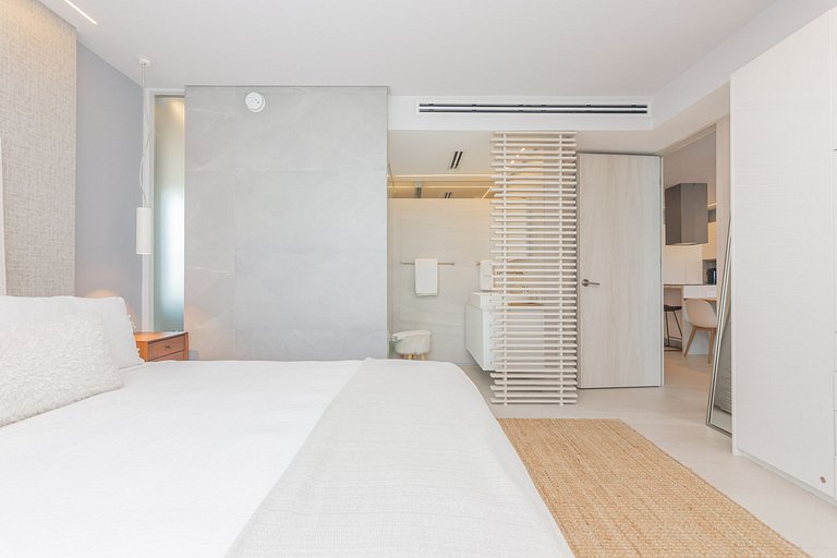Sunrise by the Sea: 2|BR Ocean View with Balcony