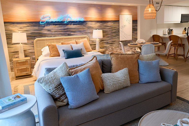 Charming Luxury Studio with Balcony