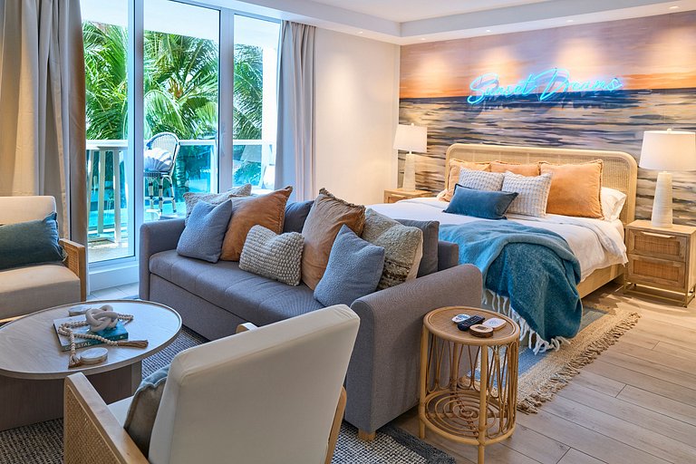 Charming Luxury Studio with Balcony