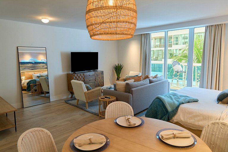 Charming Luxury Studio with Balcony