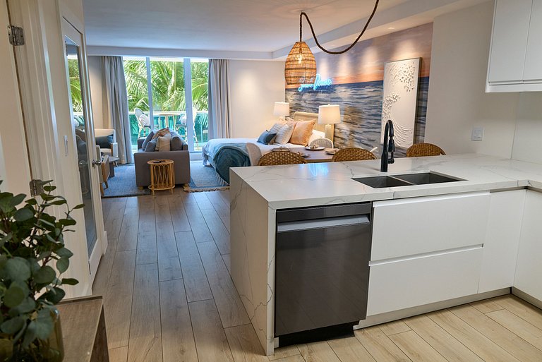 Charming Luxury Studio with Balcony