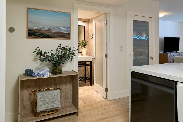 Charming Luxury Studio with Balcony