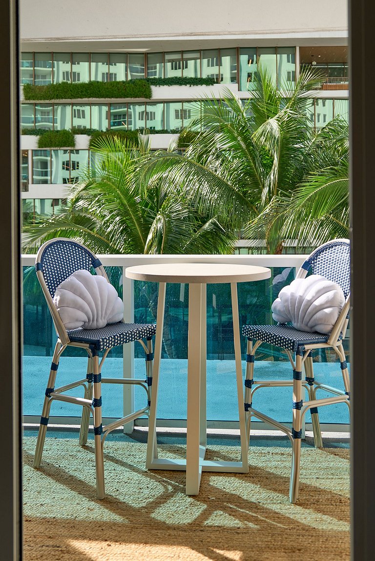 Charming Luxury Studio with Balcony