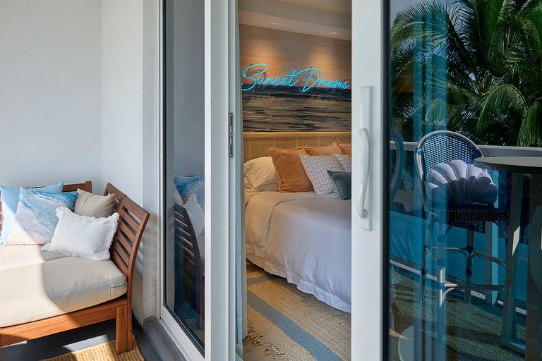 Charming Luxury Studio with Balcony