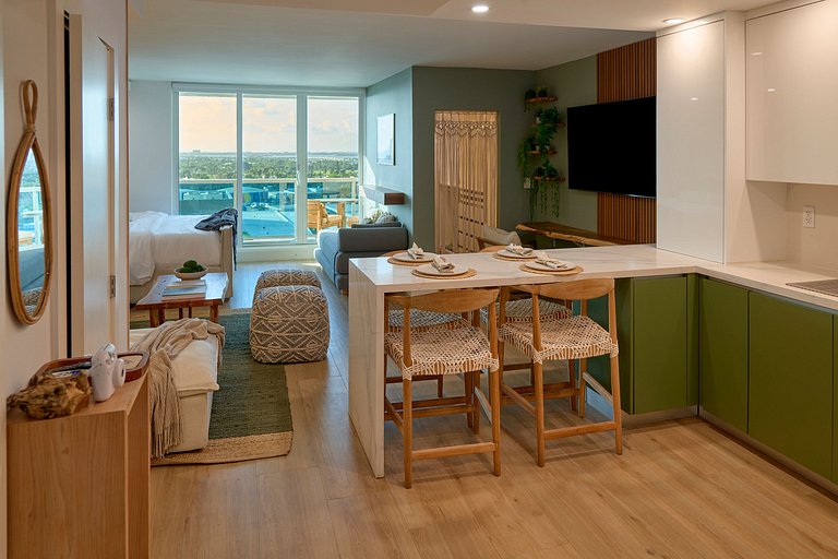 Luxurious Studio with Stunning Balcony in SOBE!