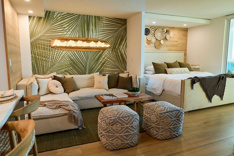 Luxurious Studio with Stunning Balcony in SOBE!