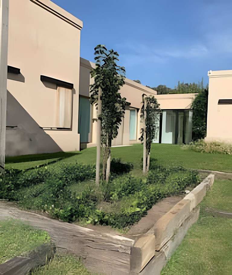Encanto Silvestre, Casa de Campo