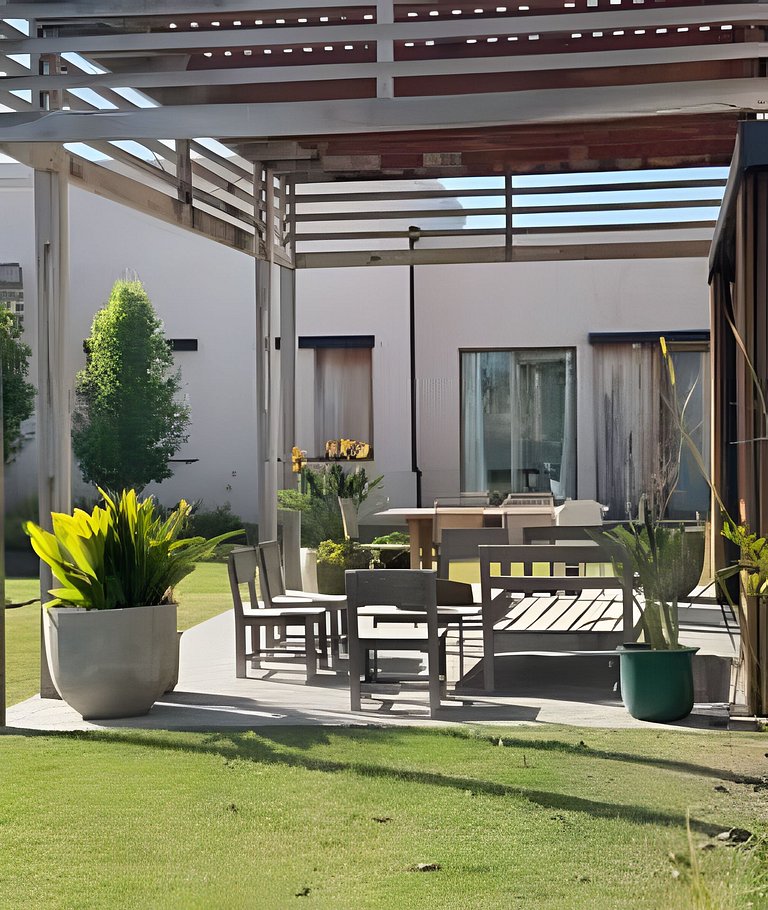 Encanto Silvestre, Casa de Campo