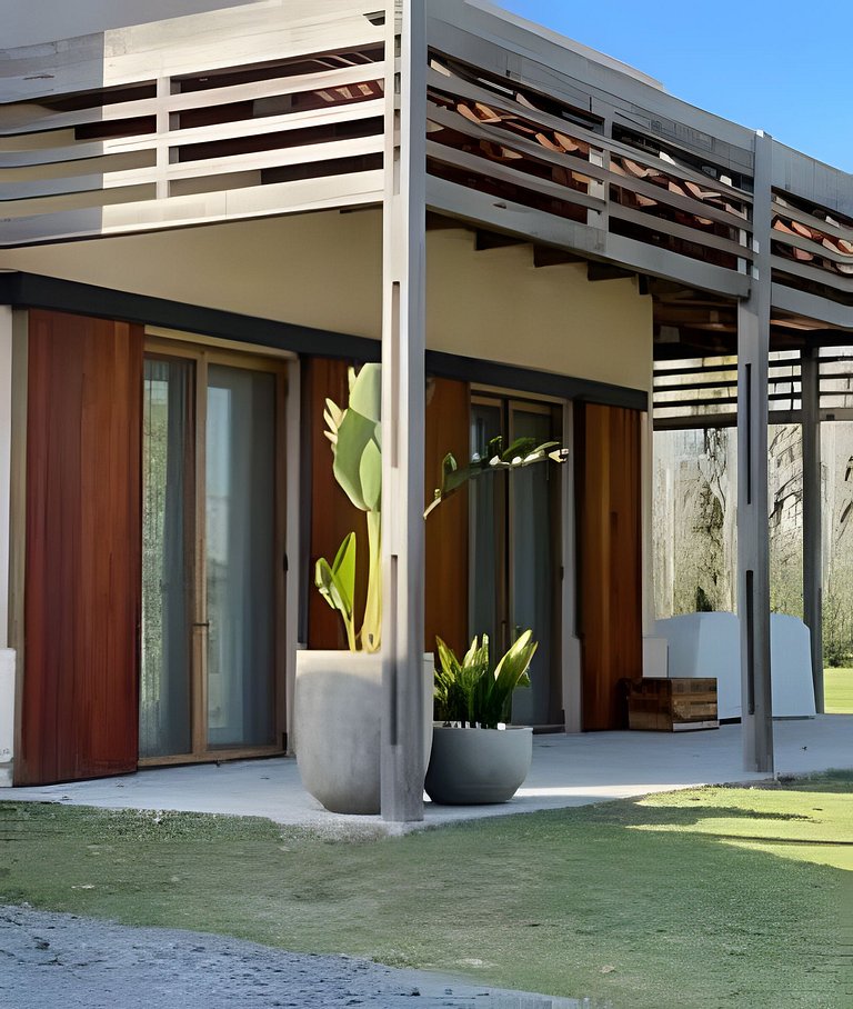 Encanto Silvestre, Casa de Campo