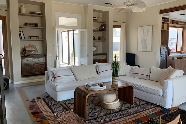 Encanto Silvestre, Casa de Campo