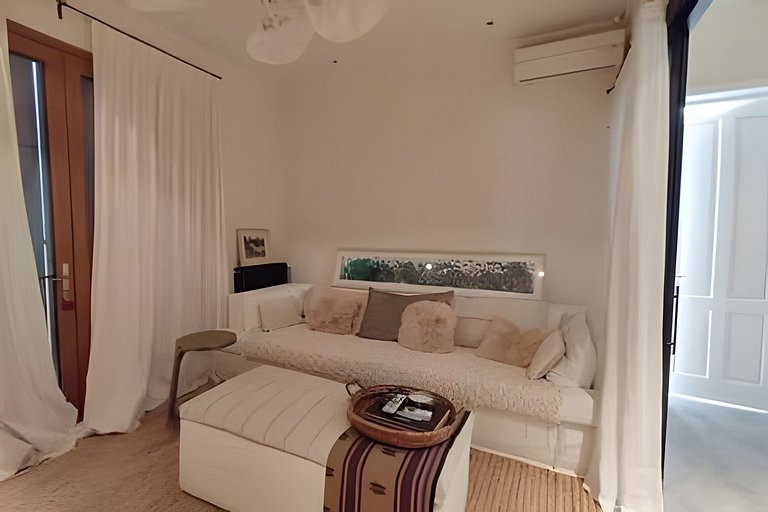 Encanto Silvestre, Casa de Campo